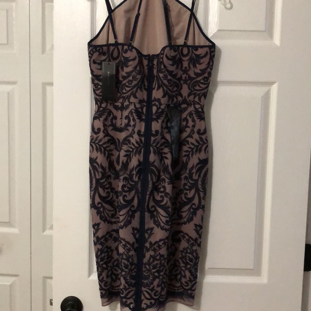 Dress - Picture 2 of 4